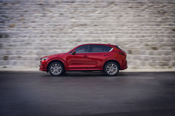 2022_cx-5_2022-launch_highplus_sideshot-9_highres-jpg